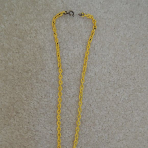 Necklace Hand Painted Yellow Frog Pendant on Yellow Chain Vtg 1960s - Jewel Box - Picture 9 of 9